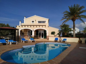 Villa TALI piscina, wifi, cerca de CIUDADELA